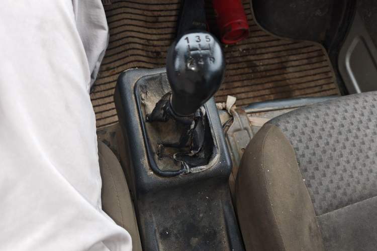 Used Wuling Zhiguang 2015 1.2L Standard Model LSI Gear Lever