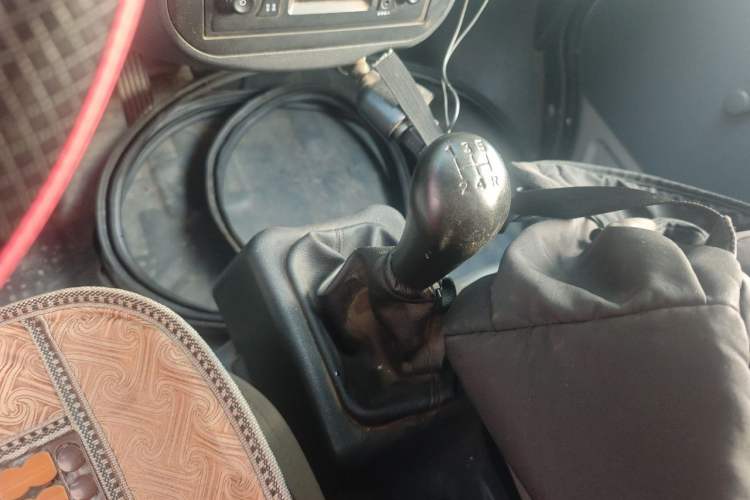 Used Wuling Zhiguang 2015 1.2L S Practical Model LSI Gear Lever