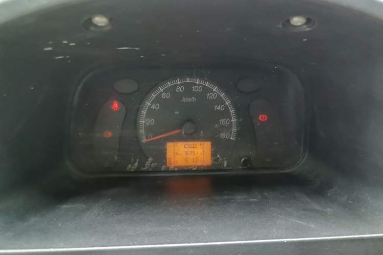Used Wuling Zhiguang 2015 1.2L Practical LS-I Model Instrument Cluster