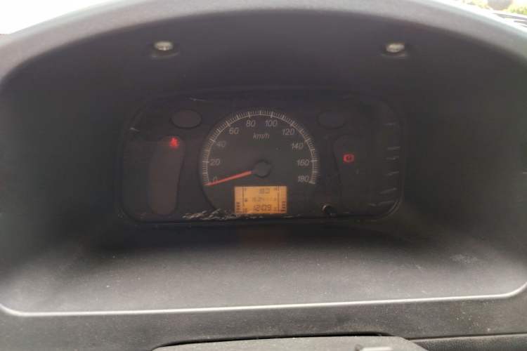Used Wuling Zhiguang 2015 1.2L Practical LS-I Model Instrument Cluster