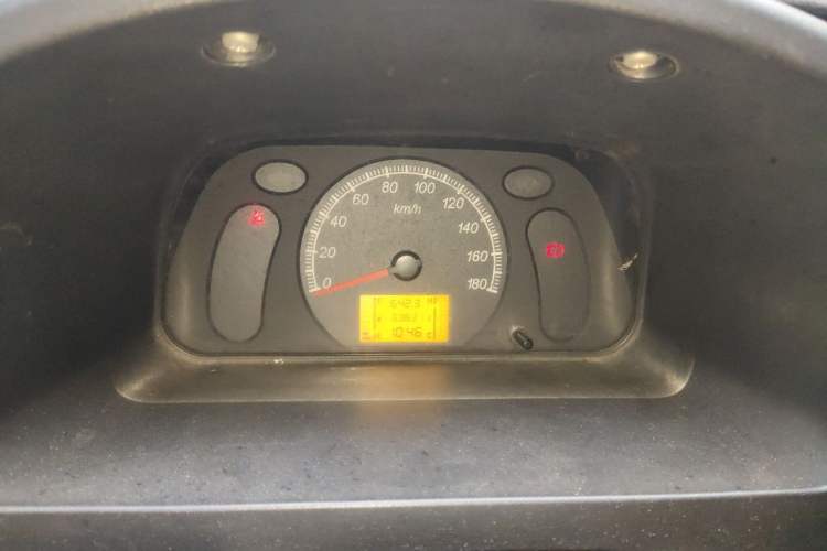 Used Wuling Zhiguang 2015 1.2L Practical LS-I Model Instrument Cluster