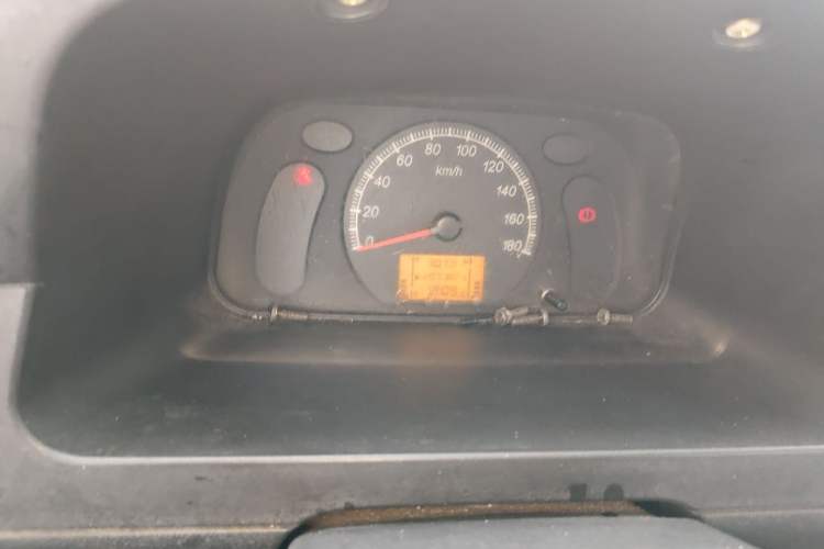 Used Wuling Zhiguang 2015 1.2L Practical LS-I Model Instrument Cluster