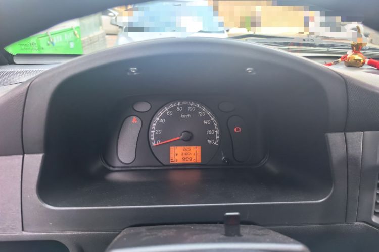 Used Wuling Zhiguang 2015 1.2L Practical LS-I Model Instrument Cluster