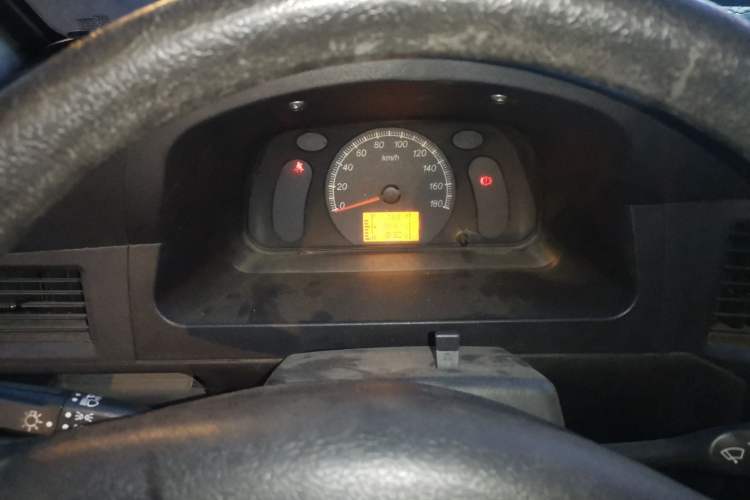 Used Wuling Zhiguang 2015 1.2L Practical LS-I Model Instrument Cluster