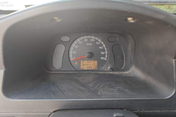 Used Wuling Zhiguang 2015 1.2L Practical LS-I Model Instrument Cluster