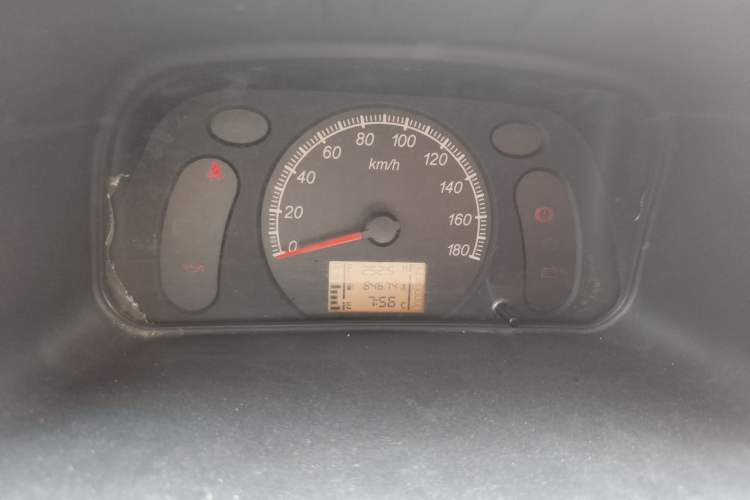 Used Wuling Zhiguang 2015 1.2L Practical LS-I Model Instrument Cluster
