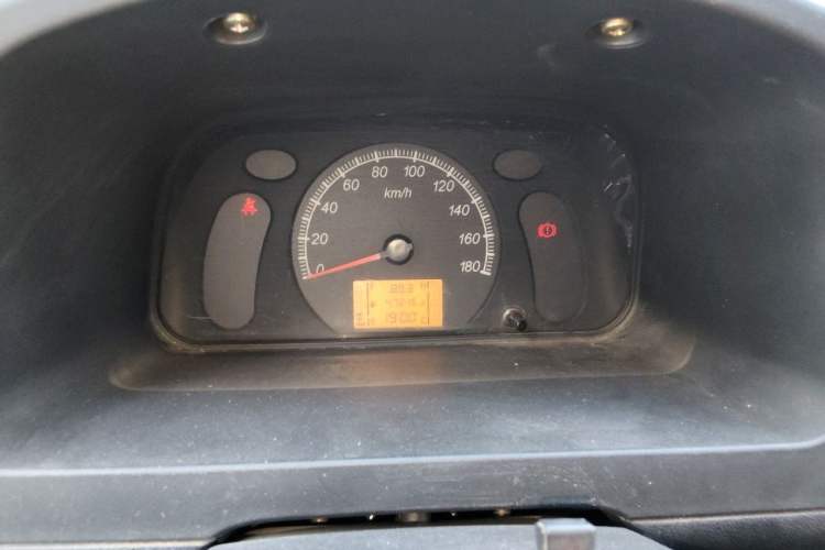 Used Wuling Zhiguang 2015 1.2L Practical LS-I Model Instrument Cluster
