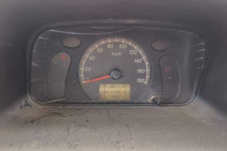 Used Wuling Zhiguang 2015 1.2L Practical LS-I Model Instrument Cluster