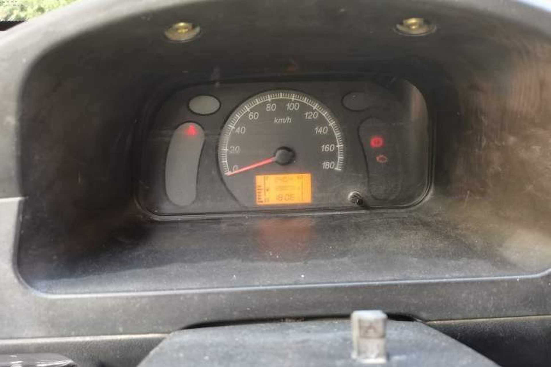 Used Wuling Zhiguang 2015 1.2L Practical LS-I Model Instrument Cluster