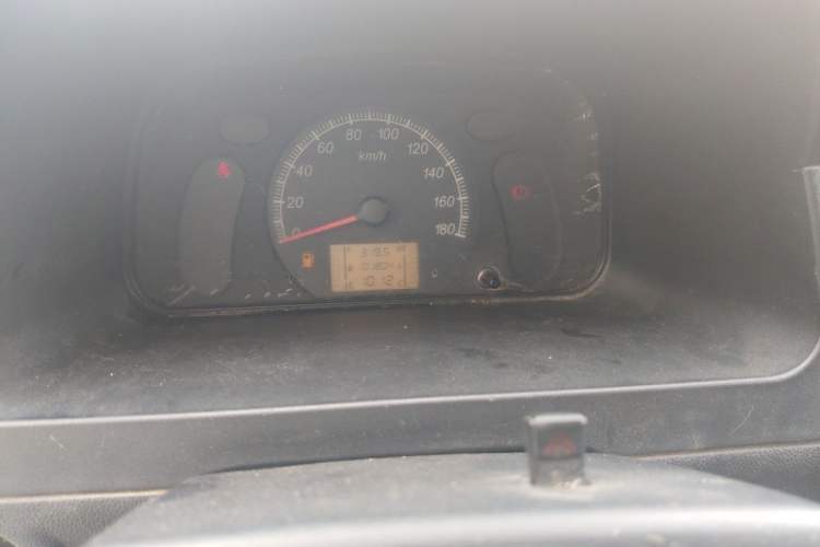 Used Wuling Zhiguang 2015 1.2L Practical LS-I Model Instrument Cluster