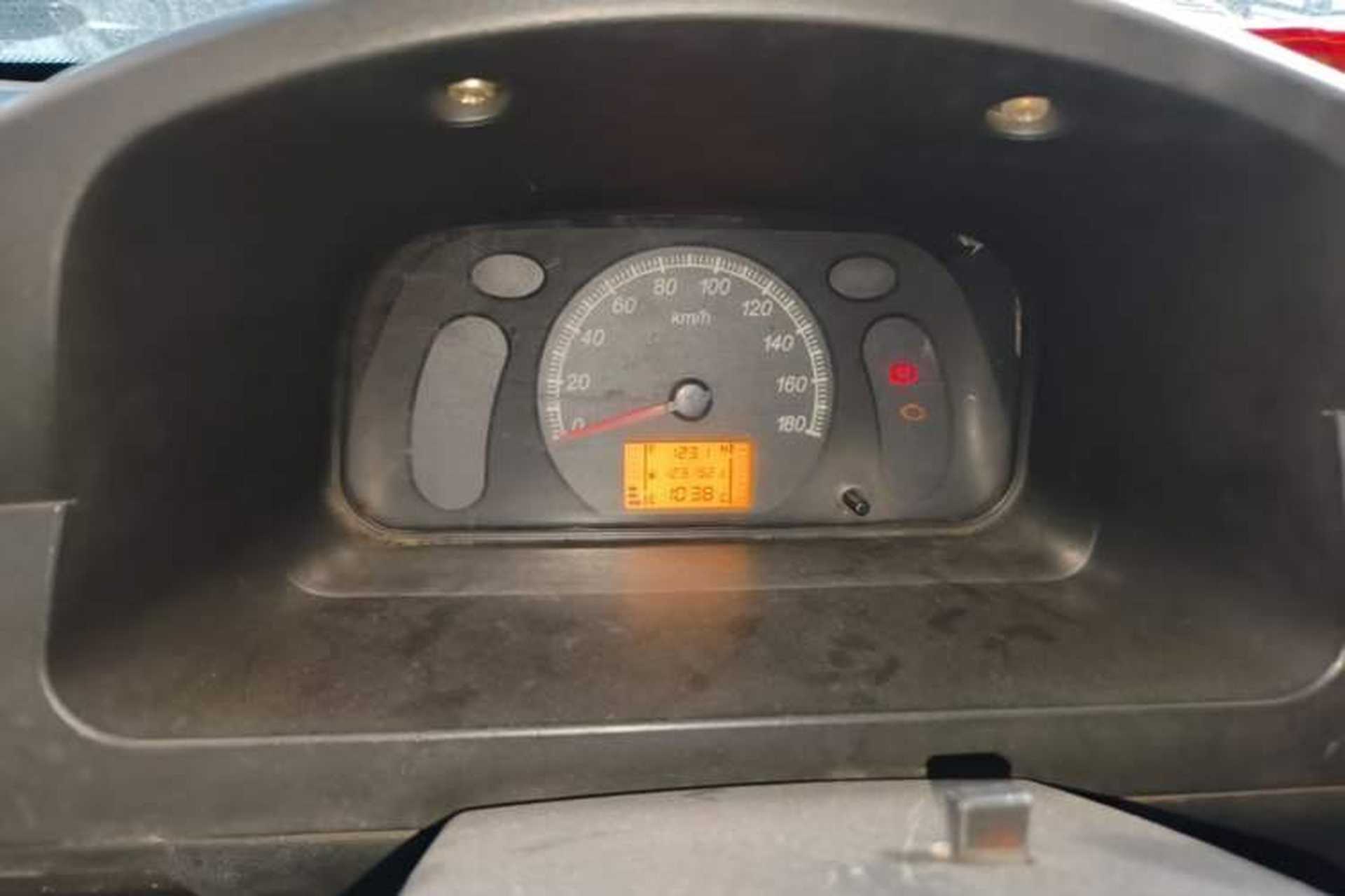 Used Wuling Zhiguang 2015 1.2L Practical LS-I Model Instrument Cluster