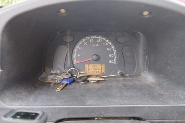Used Wuling Zhiguang 2015 1.2L Practical LS-I Model Instrument Cluster