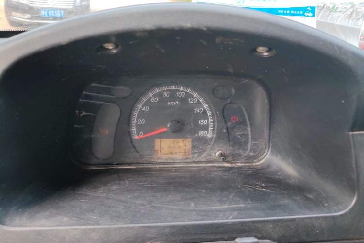 Used Wuling Zhiguang 2015 1.2L Practical LS-I Model Instrument Cluster