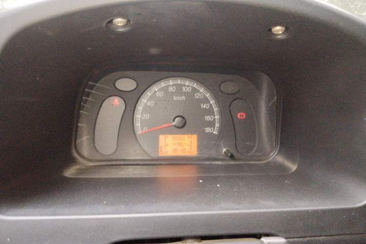 Used Wuling Zhiguang 2015 1.2L Practical LS-I Model Instrument Cluster