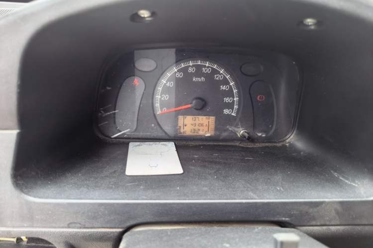 Used Wuling Zhiguang 2015 1.2L Practical LS-I Model Instrument Cluster