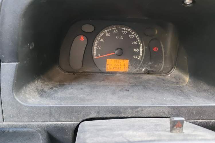 Used Wuling Zhiguang 2015 1.2L Practical LS-I Model Instrument Cluster