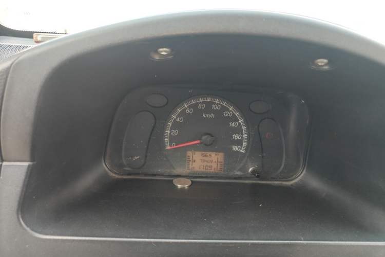 Used Wuling Zhiguang 2015 1.2L Practical LS-I Model Instrument Cluster
