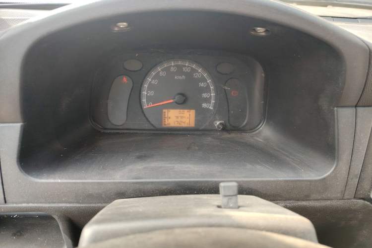 Used Wuling Zhiguang 2015 1.2L Practical LS-I Model Instrument Cluster