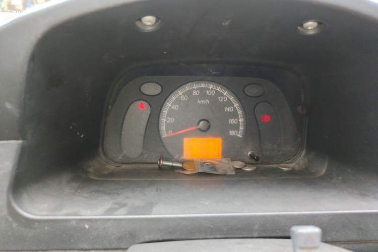 Used Wuling Zhiguang 2015 1.2L Practical LS-I Model Instrument Cluster