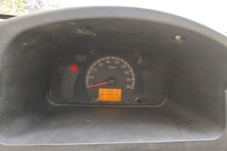 Used Wuling Zhiguang 2015 1.2L Practical LS-I Model Instrument Cluster