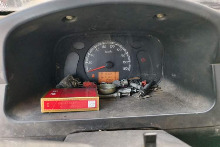 Used Wuling Zhiguang 2015 1.2L Practical LS-I Model Instrument Cluster