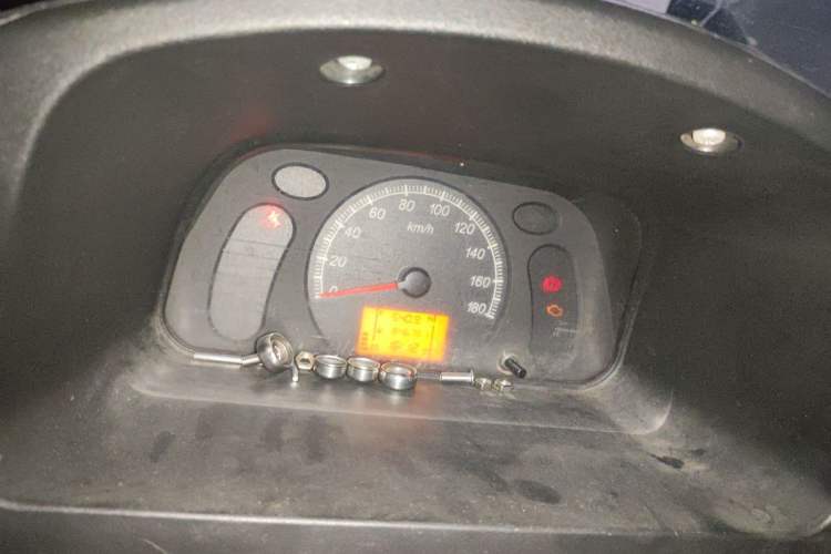Used Wuling Zhiguang 2015 1.2L Practical LS-I Model Instrument Cluster