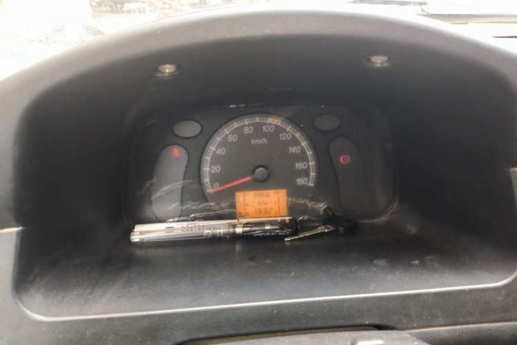 Used Wuling Zhiguang 2015 1.2L Practical LS-I Model Instrument Cluster