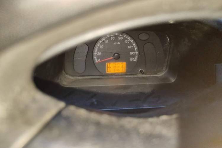 Used Wuling Zhiguang 2015 1.2L Practical LS-I Model Instrument Cluster