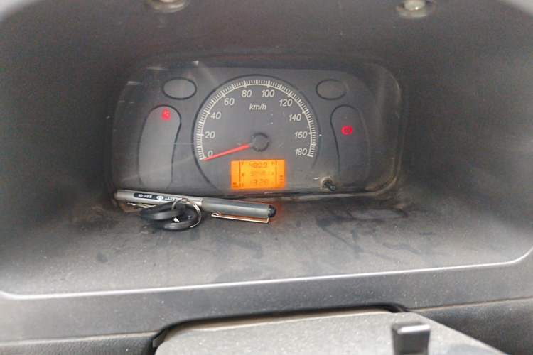 Used Wuling Zhiguang 2015 1.2L Practical LS-I Model Instrument Cluster