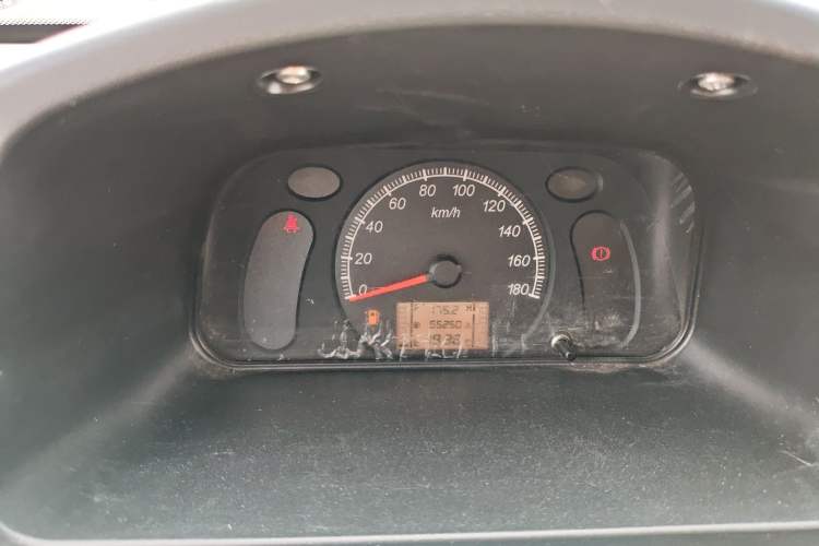 Used Wuling Zhiguang 2015 1.2L Practical LS-I Model Instrument Cluster