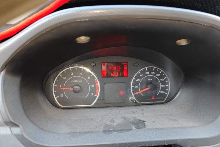 Used Wuling Zhiguang 2015 1.2L Practical LS-I Model Instrument Cluster