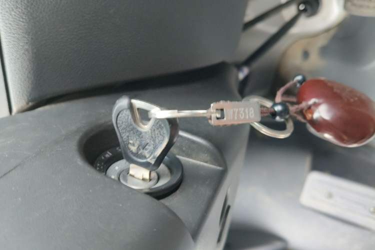 Used Wuling Zhiguang 2015 1.2L Practical LS-I Model Interior 1