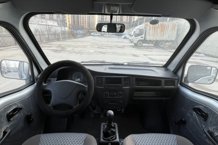 Used Wuling Zhiguang 2015 1.2L Practical LS-I Model Interior 1