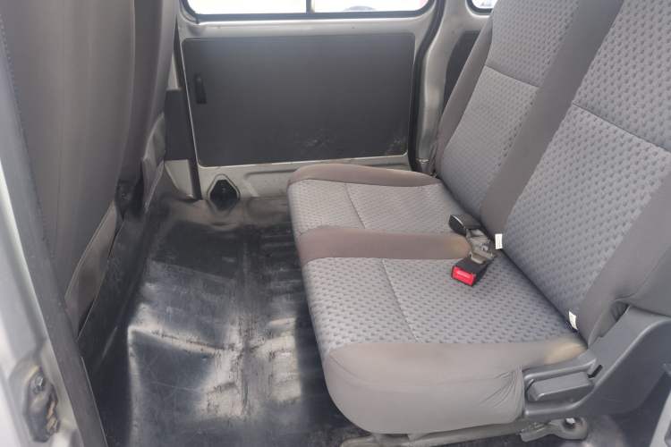 Used Wuling Zhiguang 2015 1.2L Practical LS-I Model Interior 1