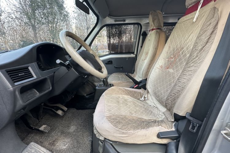 Used Wuling Zhiguang 2015 1.2L Practical LS-I Model Interior 2
