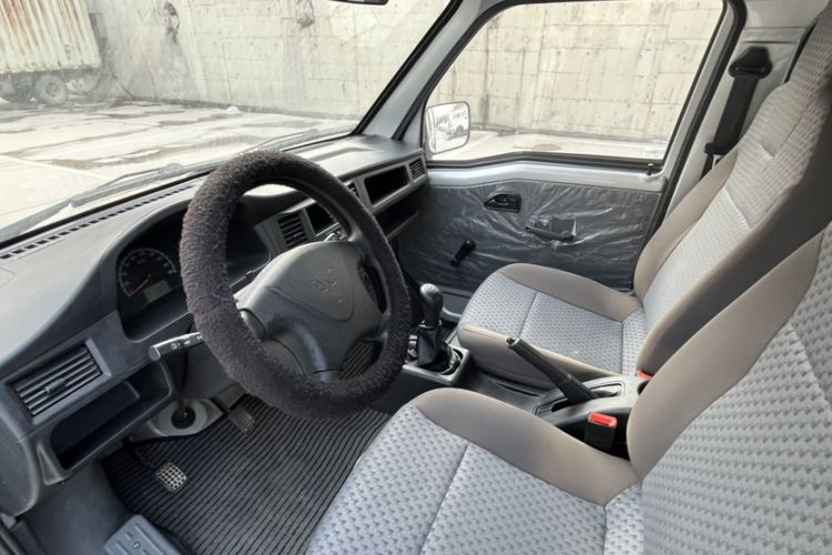Used Wuling Zhiguang 2015 1.2L Practical LS-I Model Interior 2