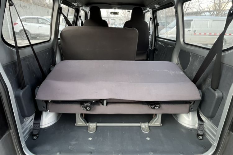 Used Wuling Zhiguang 2015 1.2L Practical LS-I Model Interior 3