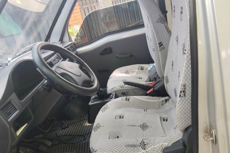 Used Wuling Zhiguang 2015 1.2L Practical LS-I Model Left Front Seat
