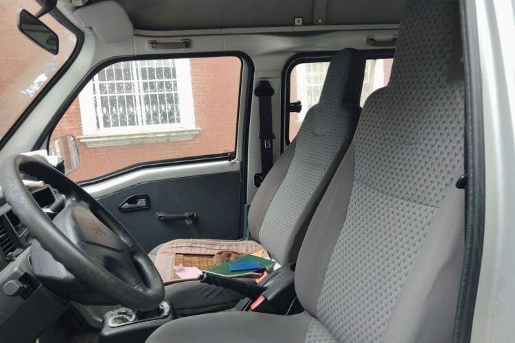 Used Wuling Zhiguang 2015 1.2L Practical LS-I Model Left Front Seat