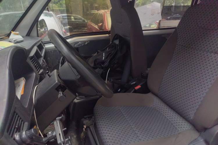 Used Wuling Zhiguang 2015 1.2L Practical LS-I Model Left Front Seat