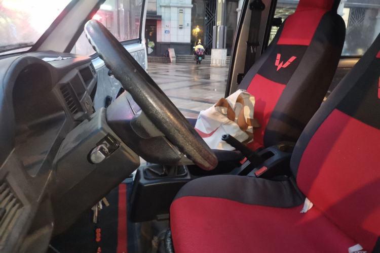Used Wuling Zhiguang 2015 1.2L Practical LS-I Model Left Front Seat