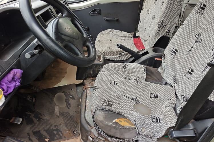 Used Wuling Zhiguang 2015 1.2L Practical LS-I Model Left Front Seat