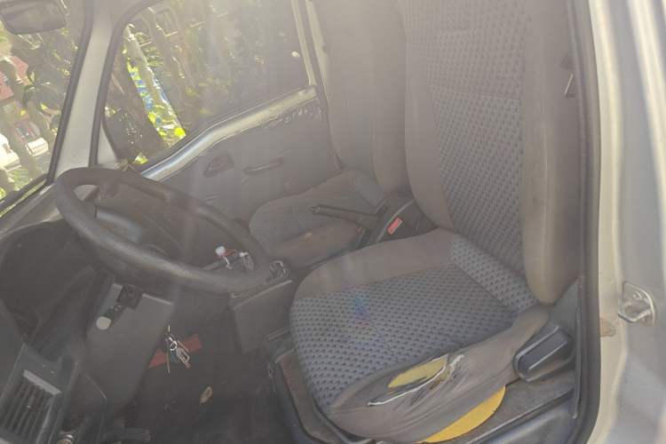 Used Wuling Zhiguang 2015 1.2L Practical LS-I Model Left Front Seat
