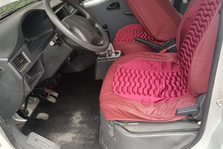 Used Wuling Zhiguang 2015 1.2L Practical LS-I Model Left Front Seat