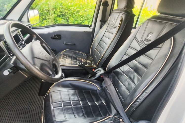 Used Wuling Zhiguang 2015 1.2L Practical LS-I Model Left Front Seat