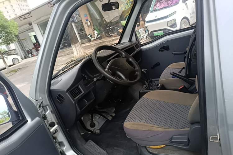 Used Wuling Zhiguang 2015 1.2L Practical LS-I Model Left Front Seat