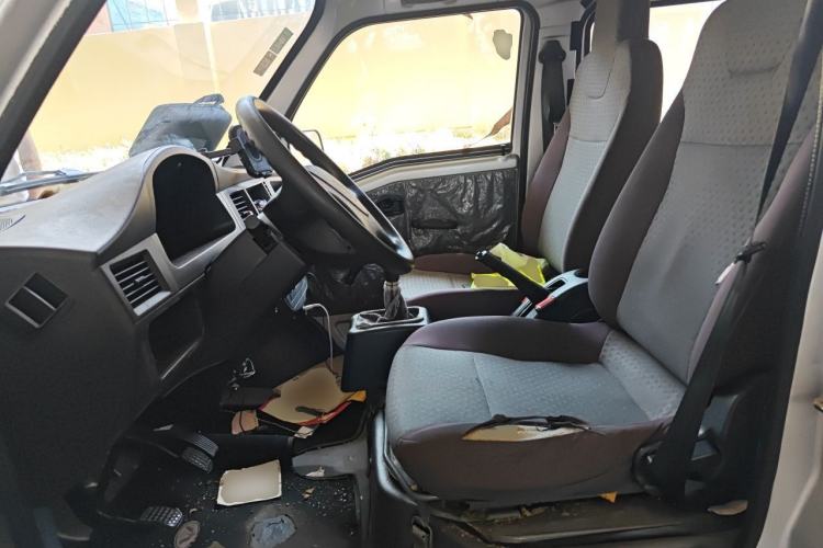 Used Wuling Zhiguang 2015 1.2L Practical LS-I Model Left Front Seat