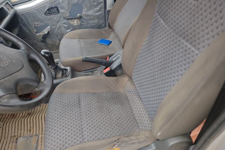 Used Wuling Zhiguang 2015 1.2L Standard Model LSI Left Front Seat