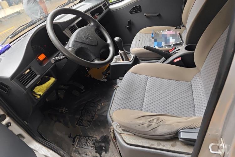 Used Wuling Zhiguang 2015 1.2L Practical LS-I Model Left Front Seat