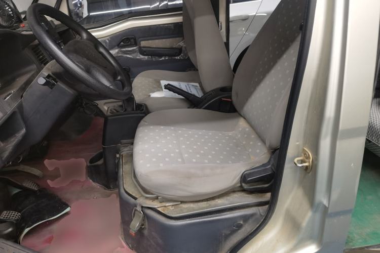 Used Wuling Zhiguang 2015 1.2L Practical LS-I Model Left Front Seat